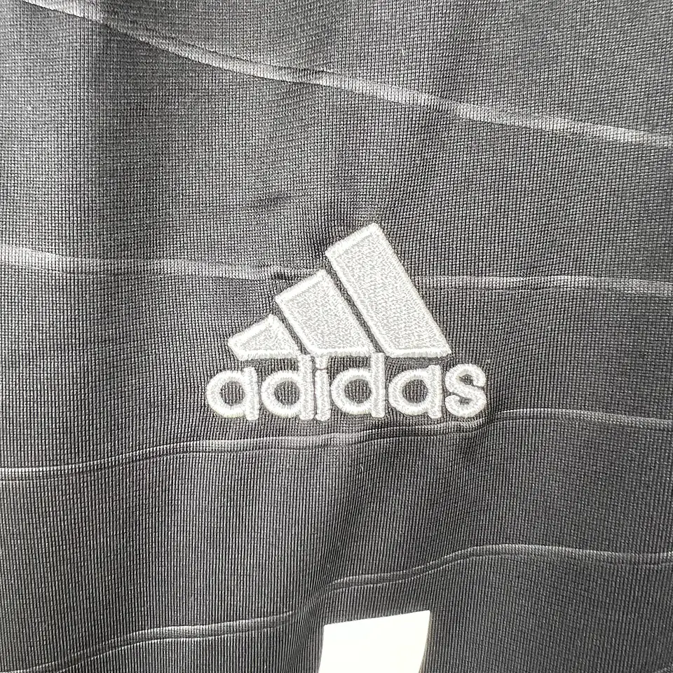 Real Madrid Away 10/11  8