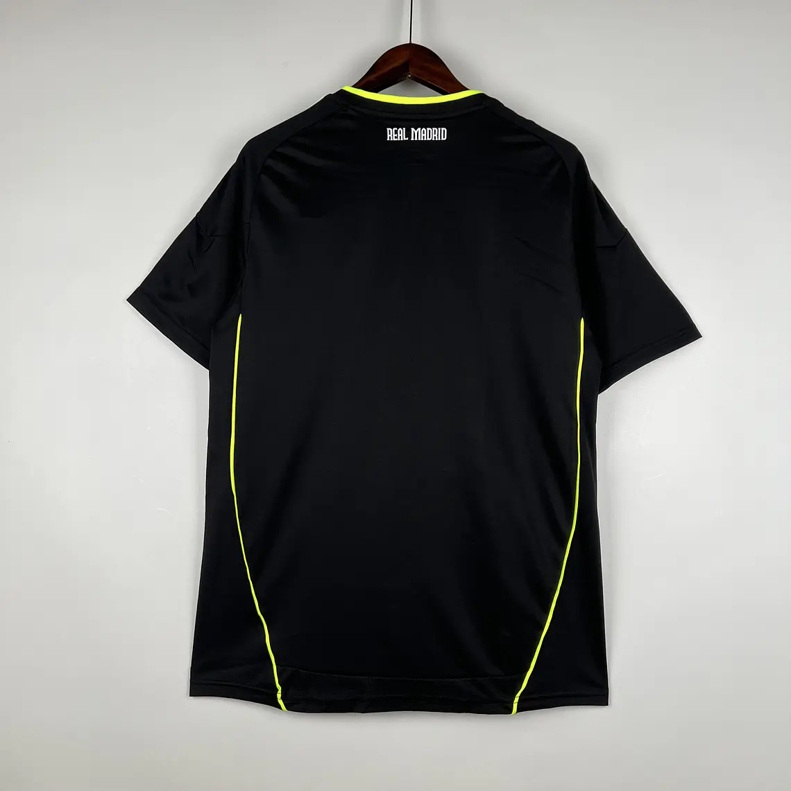 Real Madrid Away 10/11  4