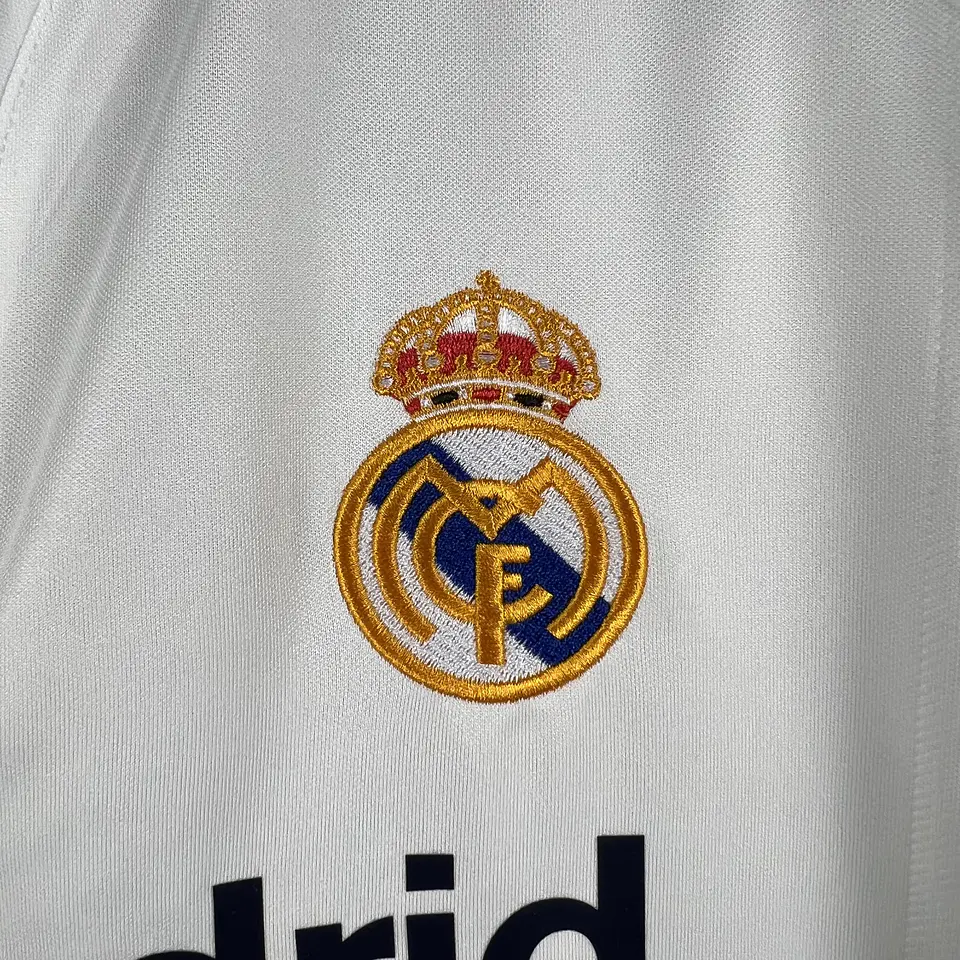 Real Madrid Home 01/02 4