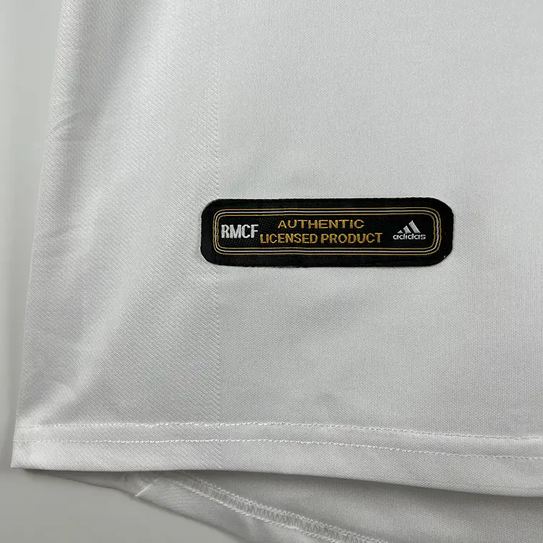 Real Madrid Home 01/02 9