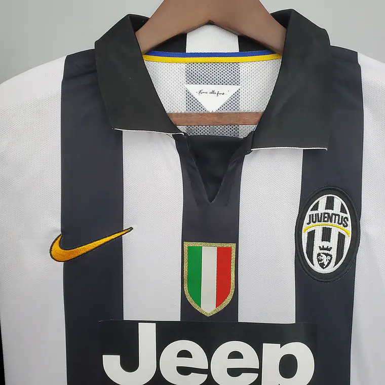 Juventus Home 14/15 4