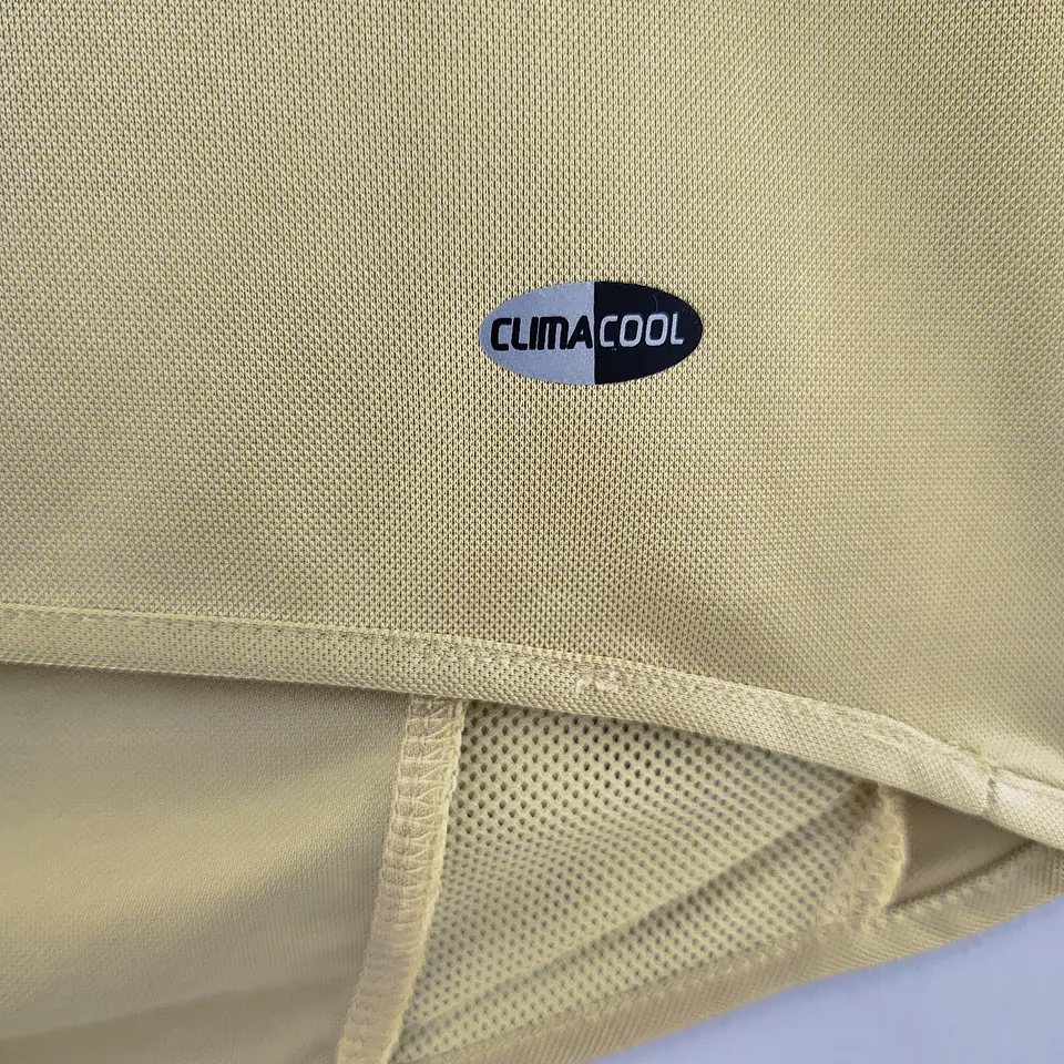 Bayern Away 04/05 9