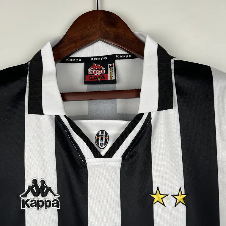 Juventus Home 96/97 3