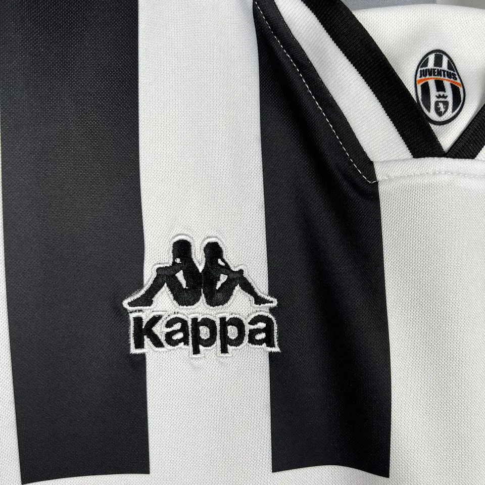 Juventus Home 96/97 8