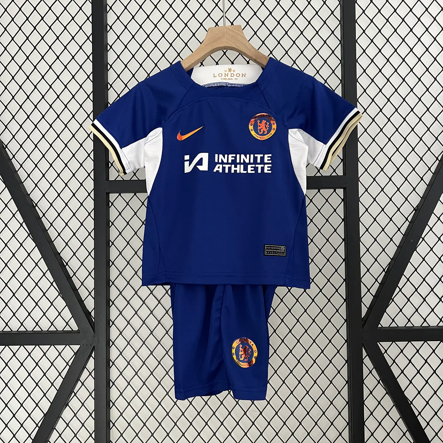 Chelsea Home 23/24 Kit Criança 2
