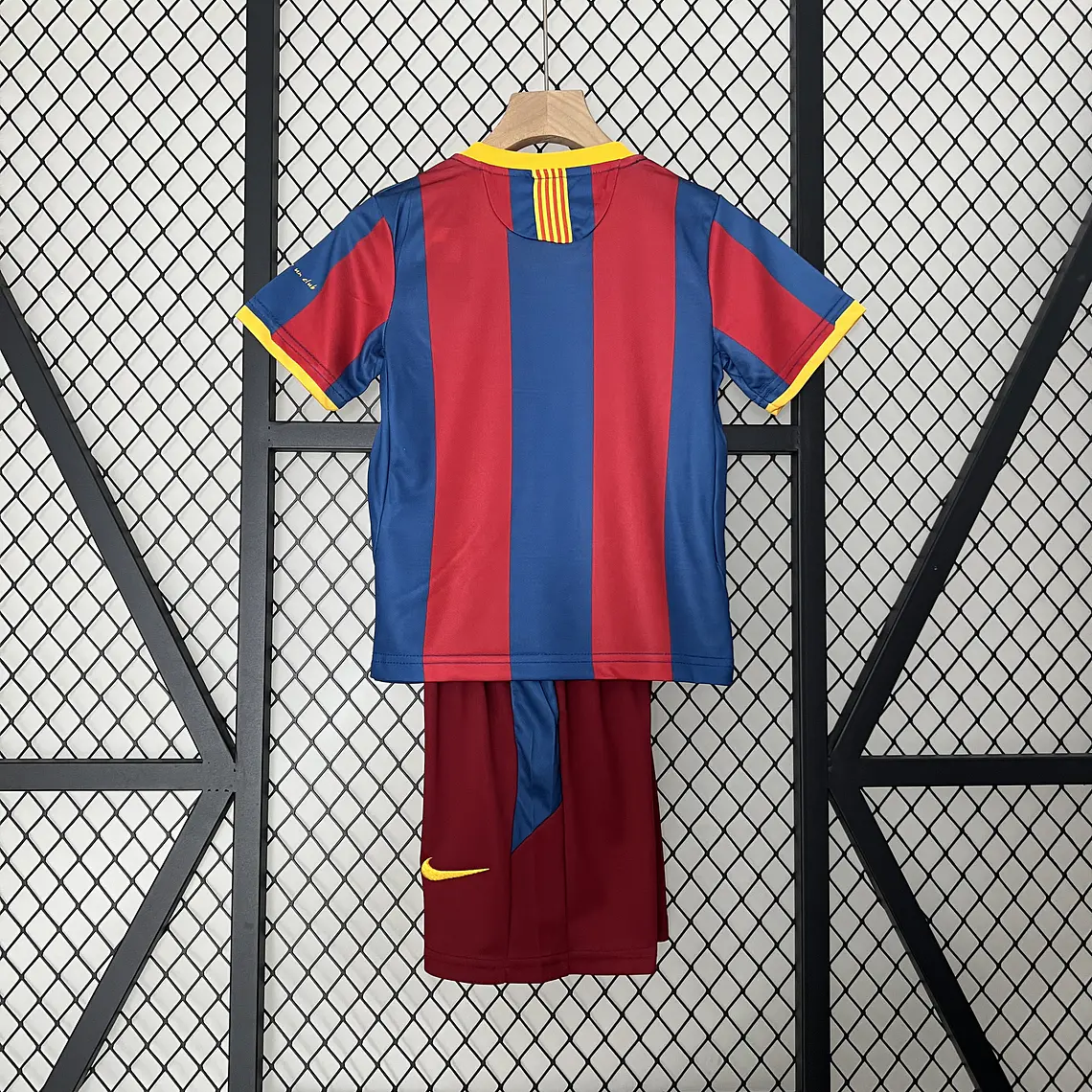 Barcelona Home 10/11 Kit Criança 3