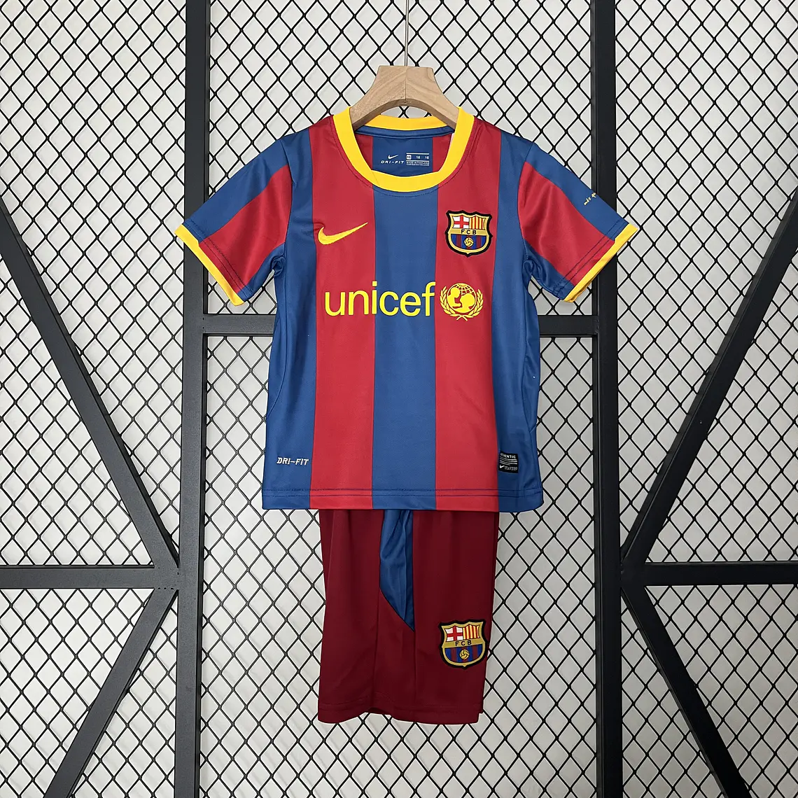 Barcelona Home 10/11 Kit Criança 2