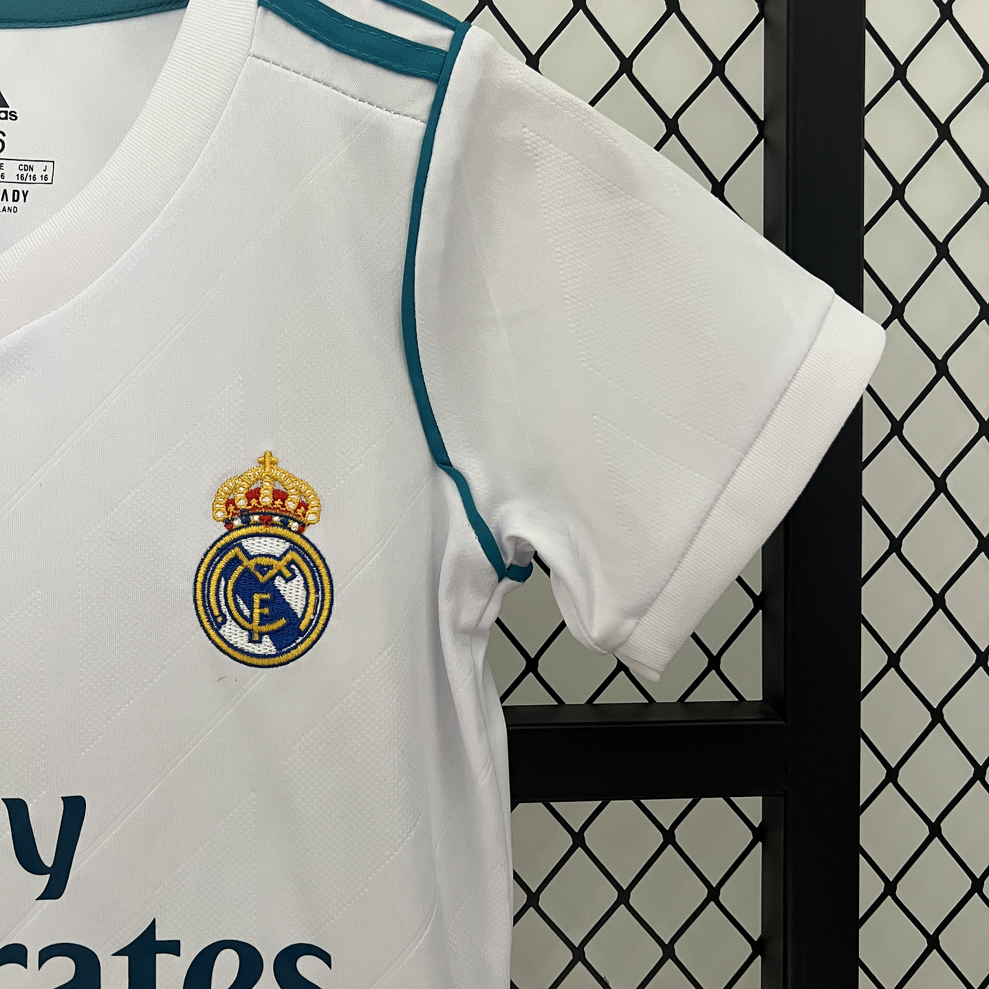 Real Madrid Home 17/18 Kit Criança 4