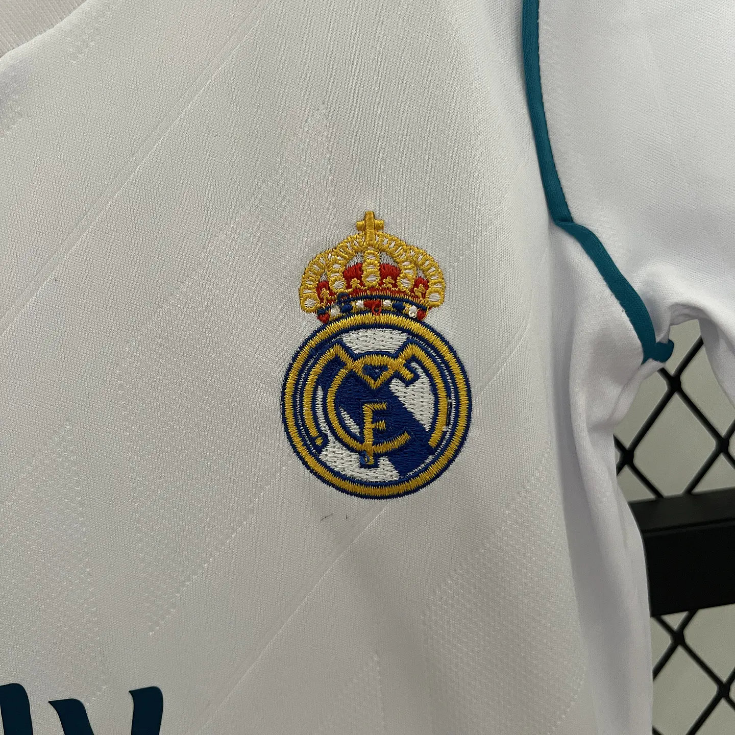Real Madrid Home 17/18 Kit Criança 6