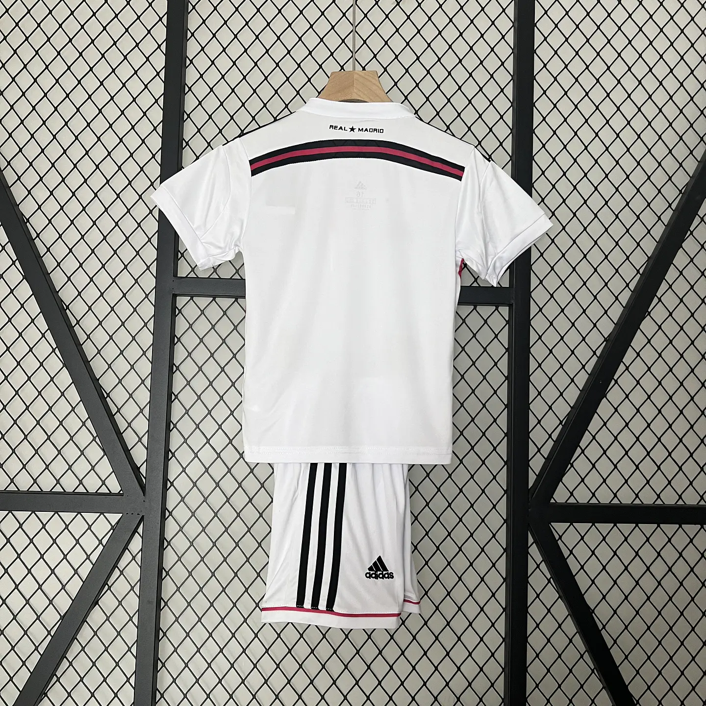 Real Madrid Home 14/15 Kit Criança 3