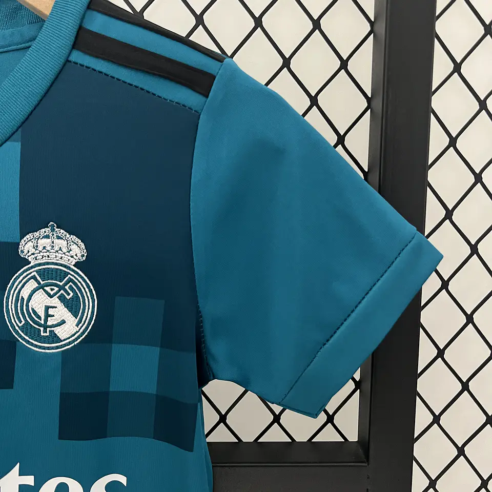 Real Madrid Third 17/18 Kit Criança 5