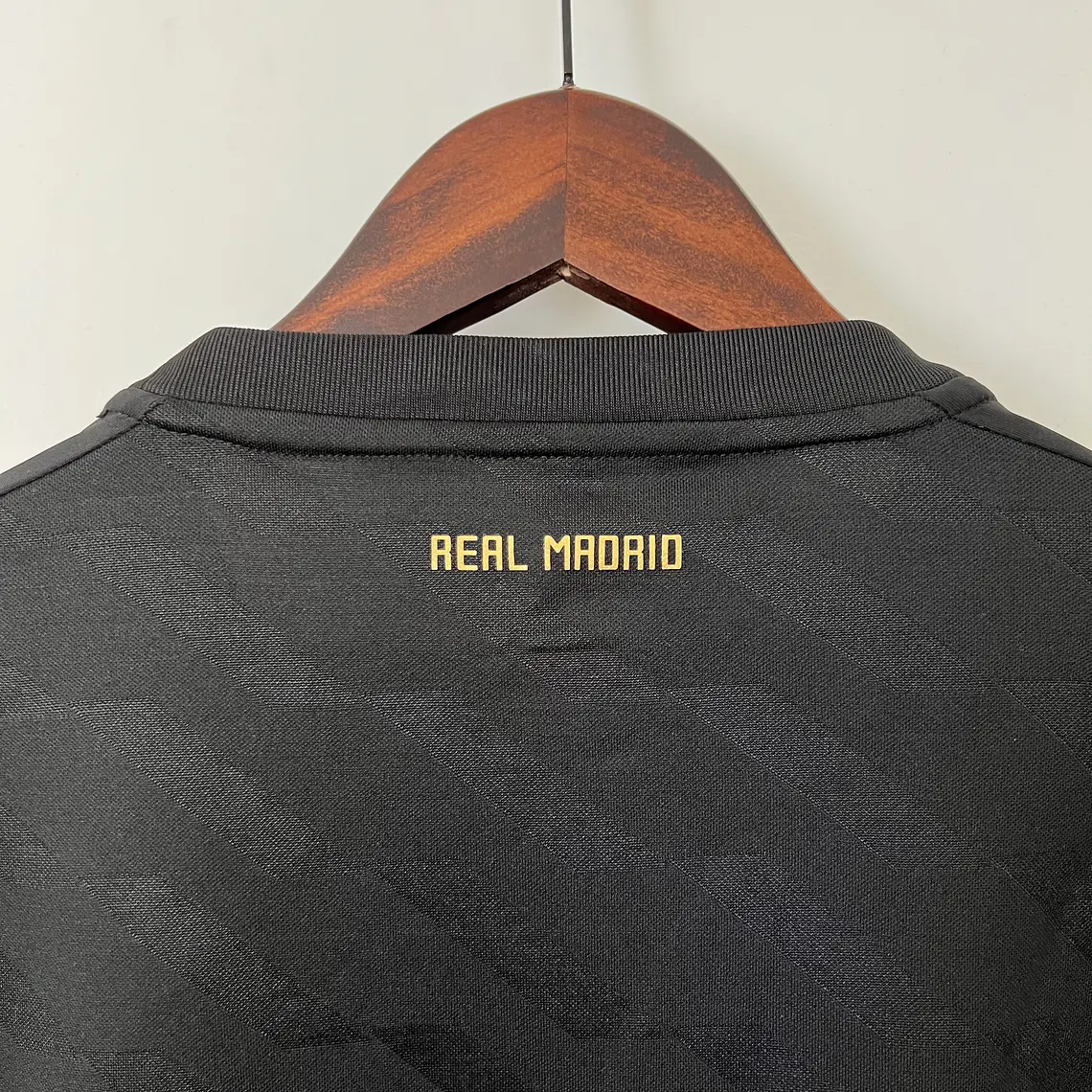 Real Madrid Away 11/12 Manga Longa  7
