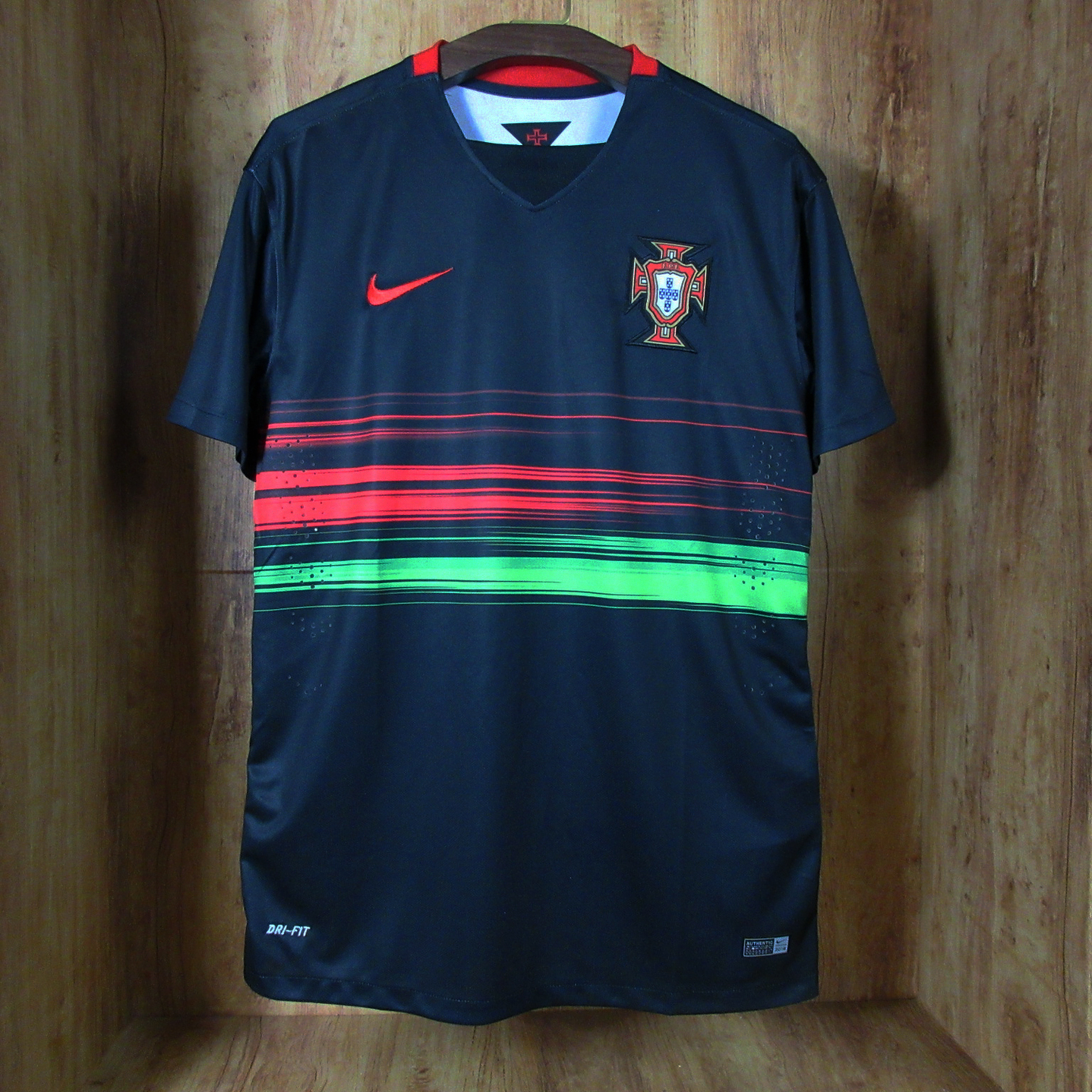 Portugal Away 13/14 1