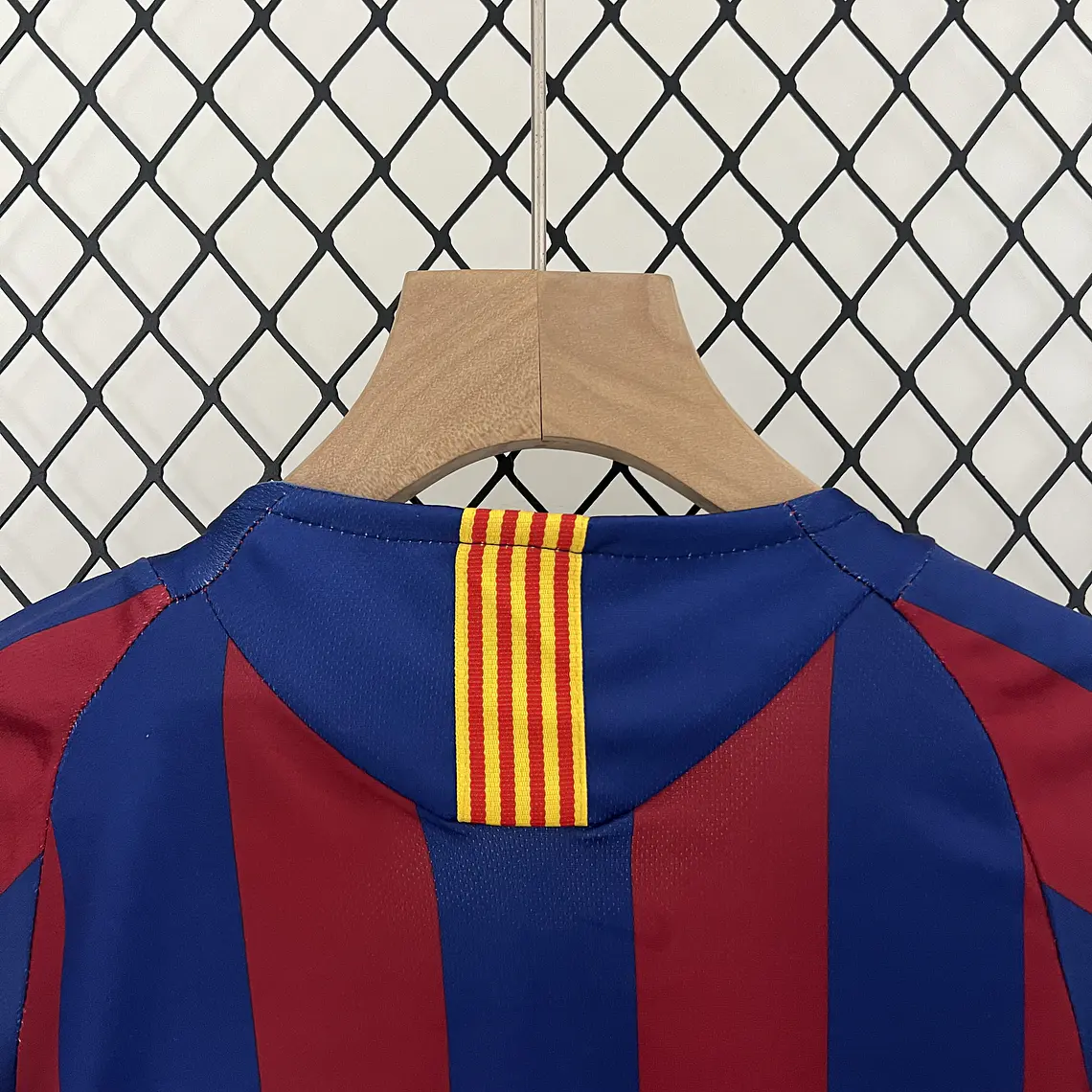 Barcelona Home 05/06 Kit Criança 7