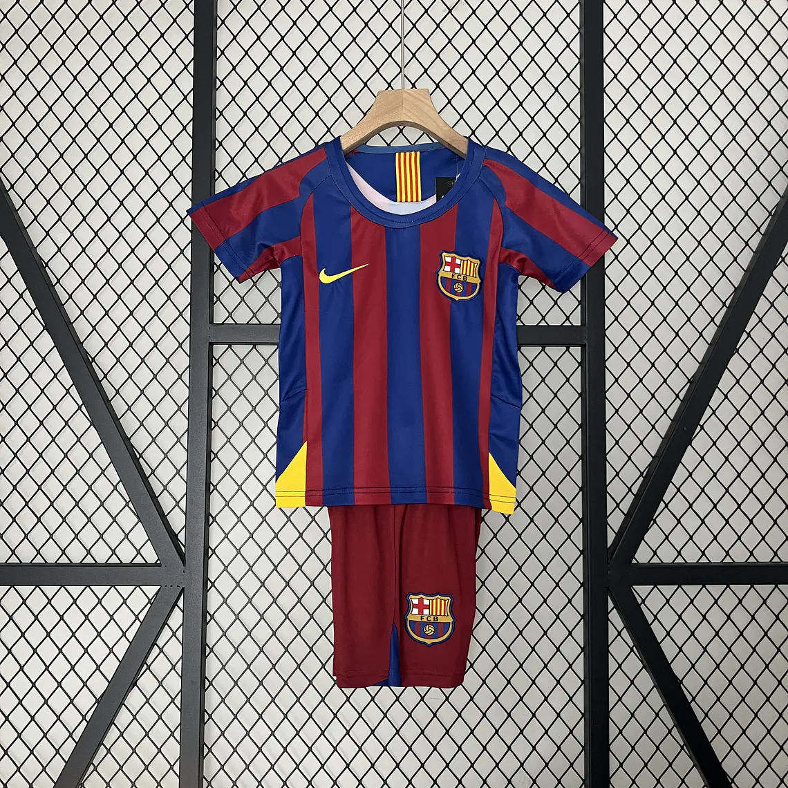 Barcelona Home 05/06 Kit Criança 1