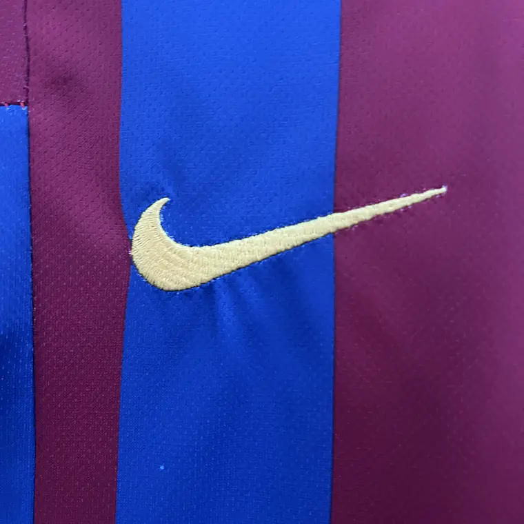 Barcelona Home 05/06 Kit Criança 6