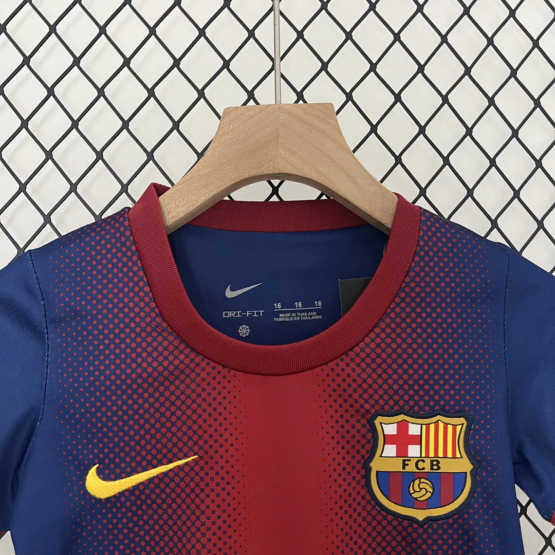 Barcelona Home 12/13 Kit Criança 4
