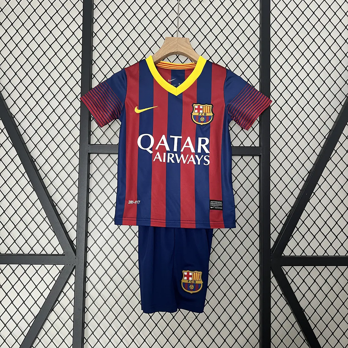 Barcelona Home 13/14 Kit Criança 2
