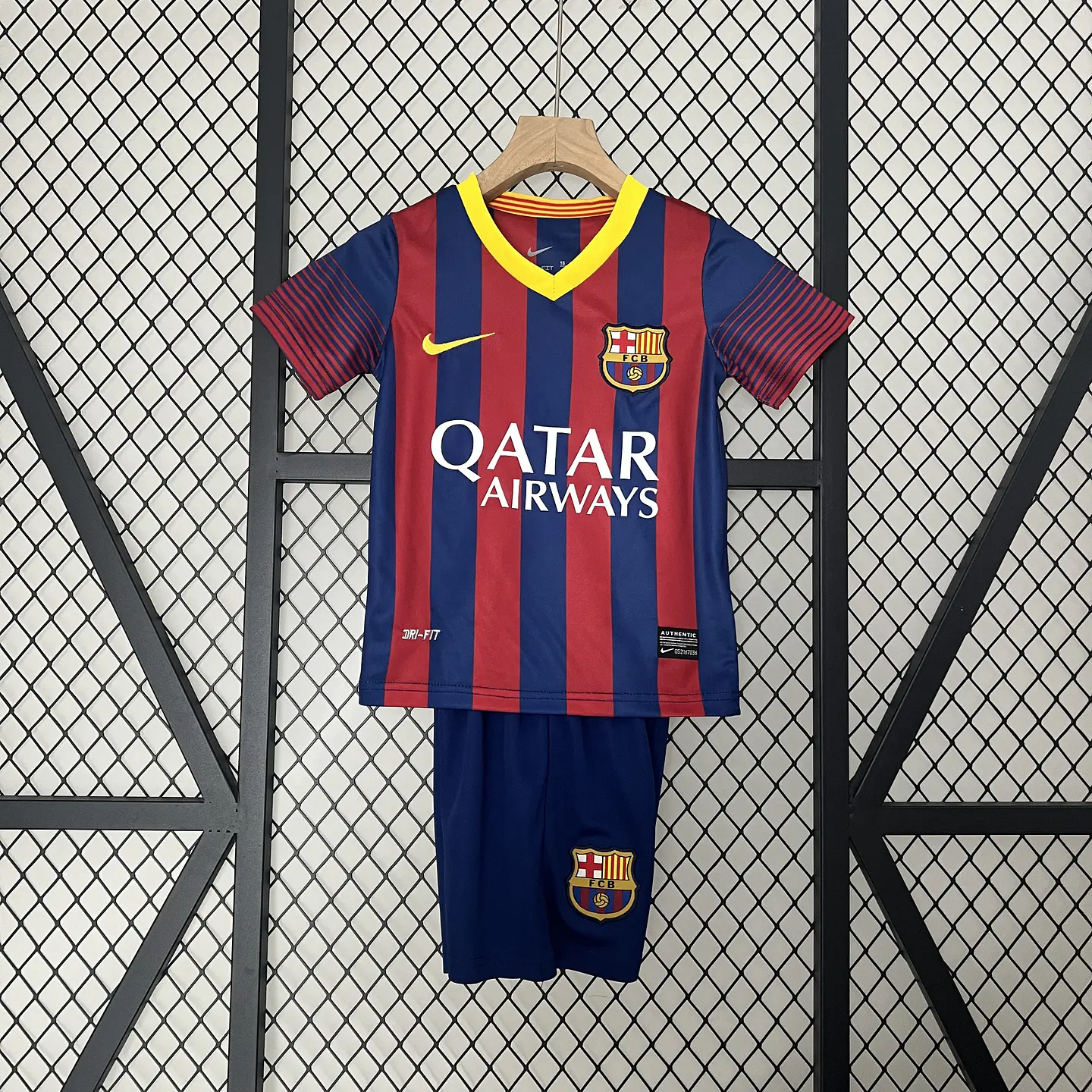 Barcelona Home 13/14 Kit Criança 2