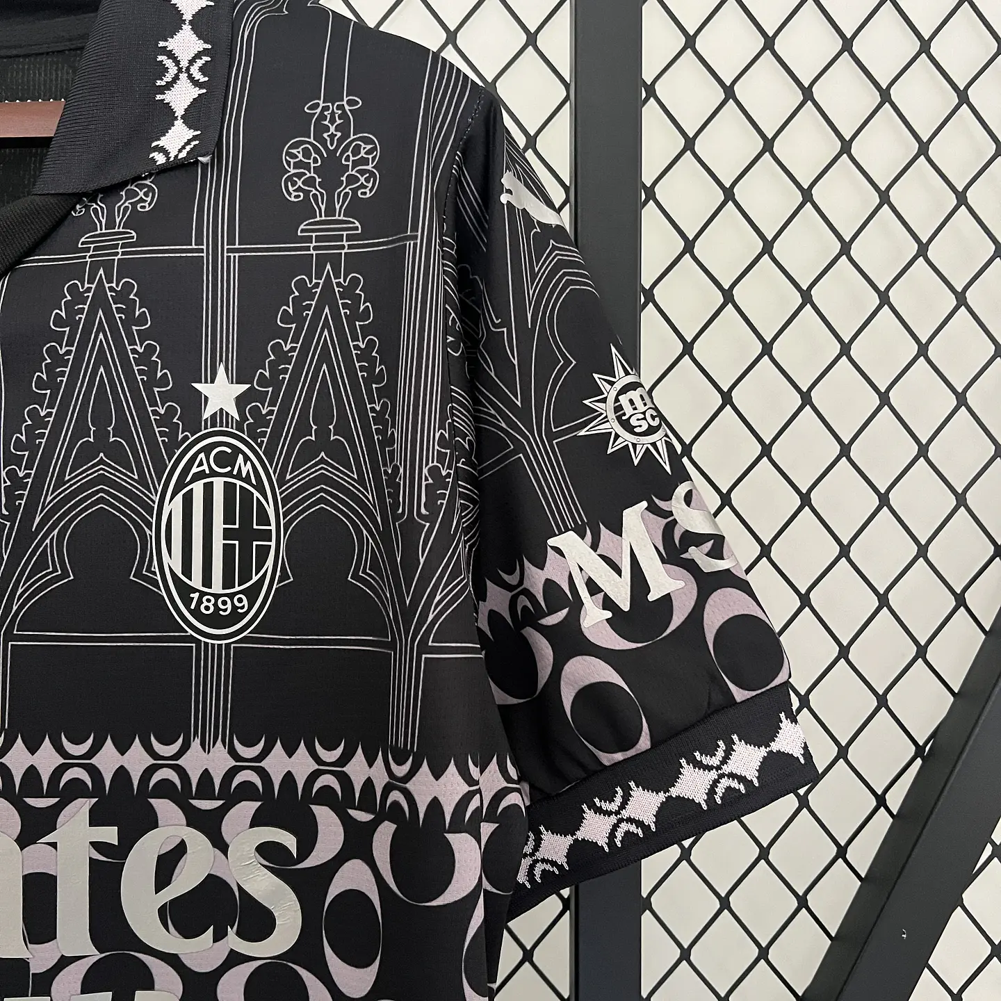 Milan Especial Pleasures 24/25 5