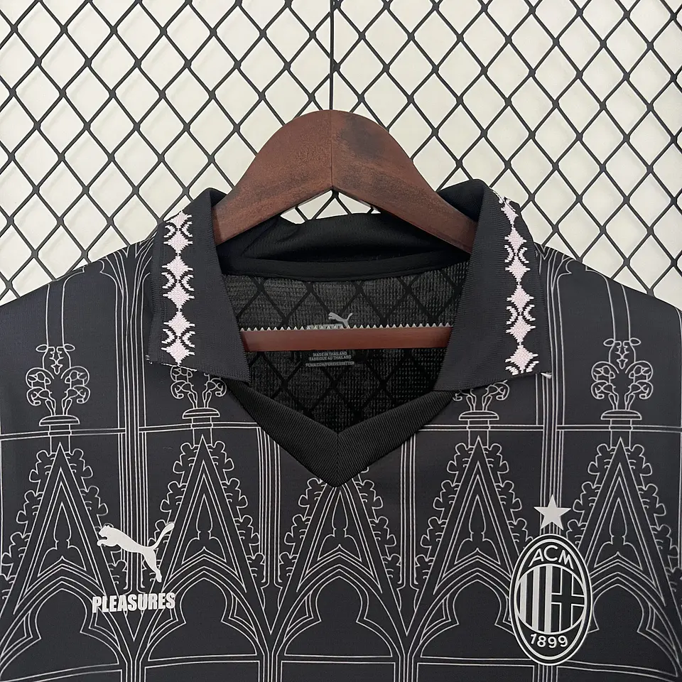Milan Especial Pleasures 24/25 4