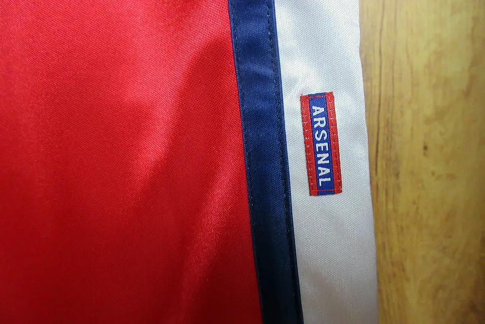 Arsenal Home 99/00 7