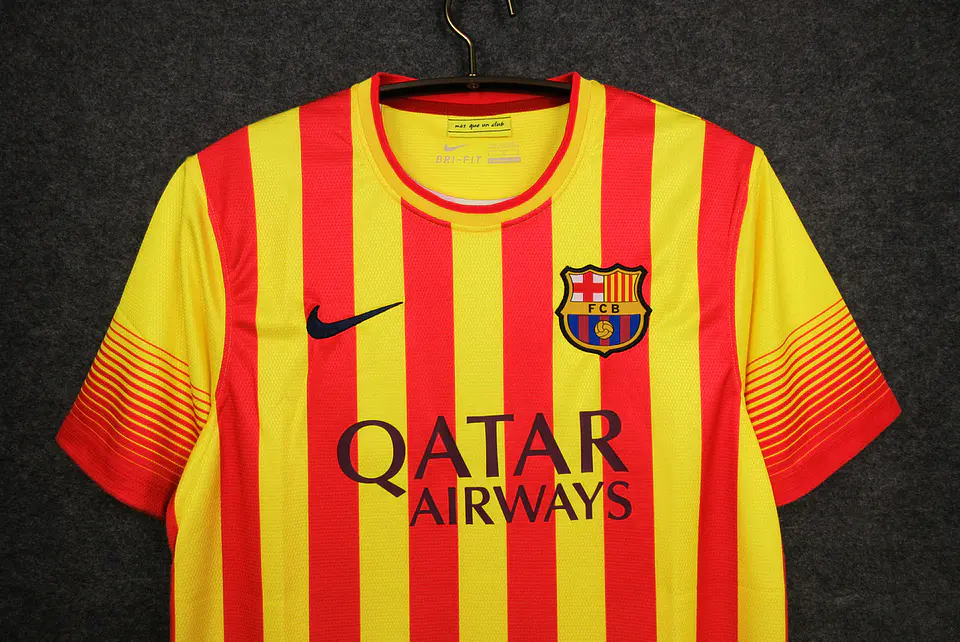 Barcelona Away 13/14 3