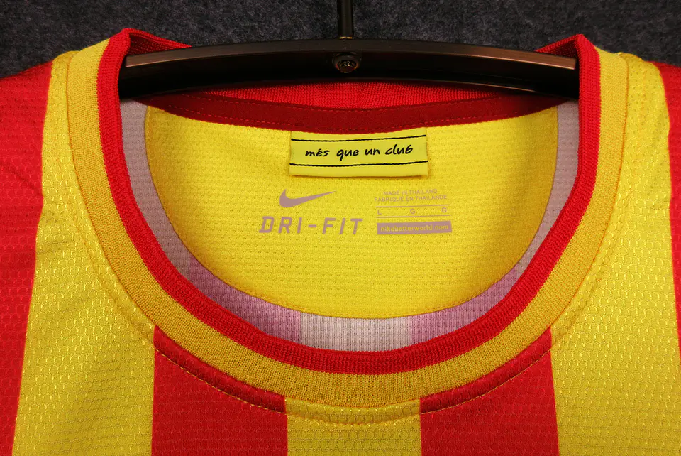 Barcelona Away 13/14 6