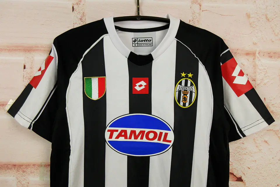 Juventus Home 02/03 3