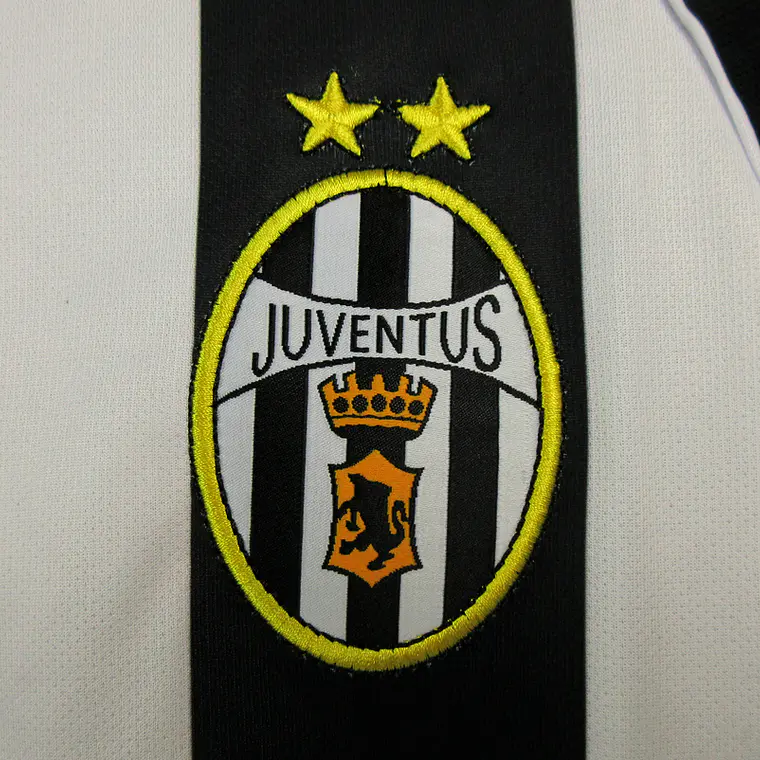 Juventus Home 02/03 5