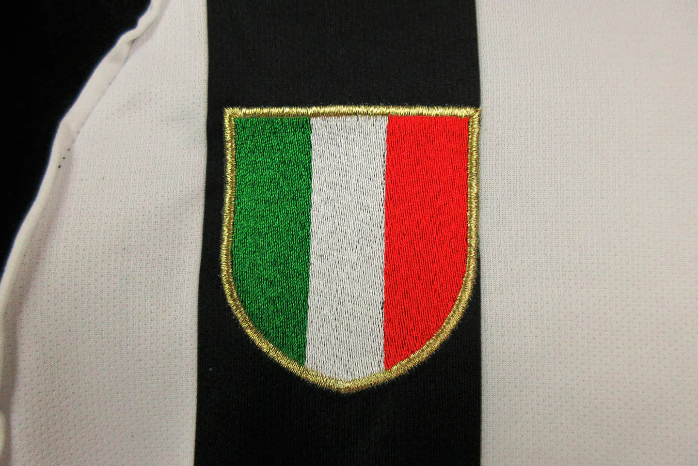 Juventus Home 02/03 6
