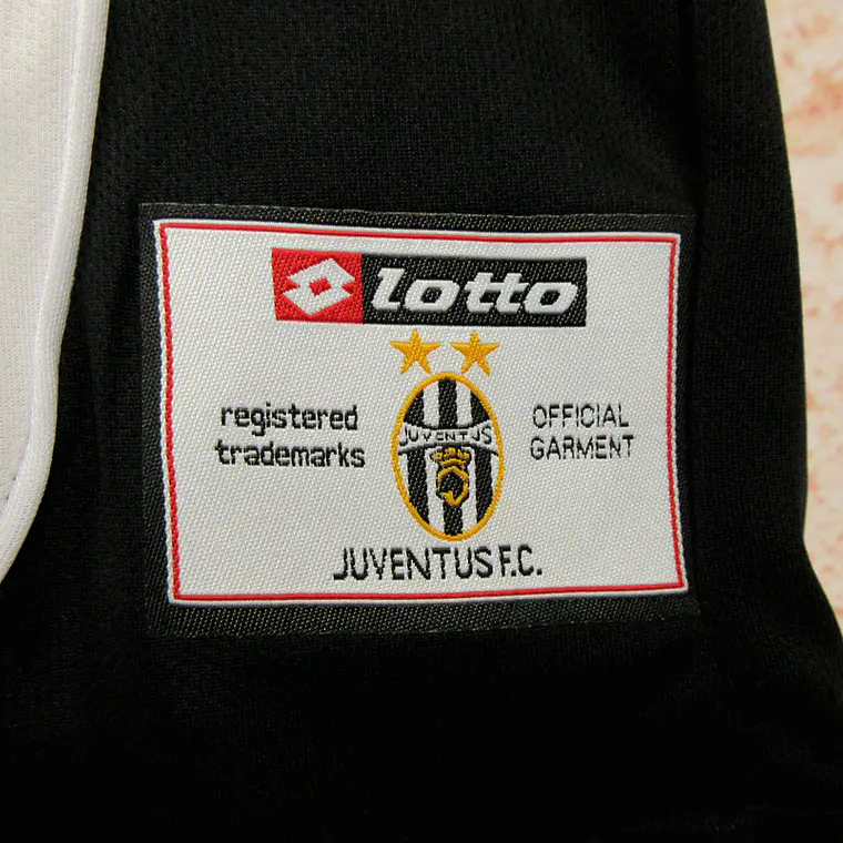 Juventus Home 02/03 7