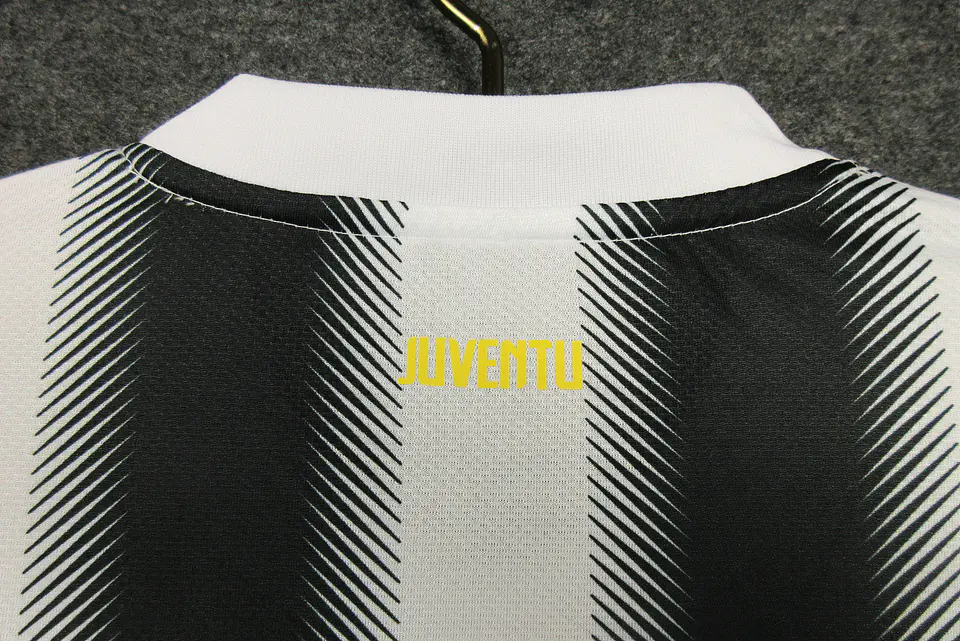 Juventus Home 11/12 8