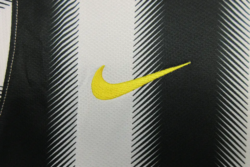 Juventus Home 11/12 6