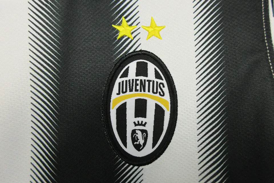 Juventus Home 11/12 5