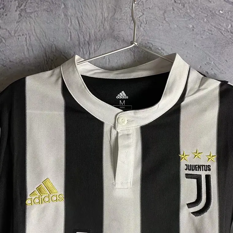 Juventus Home 17/18 4