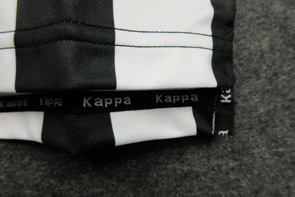 Juventus Home 99/00 7