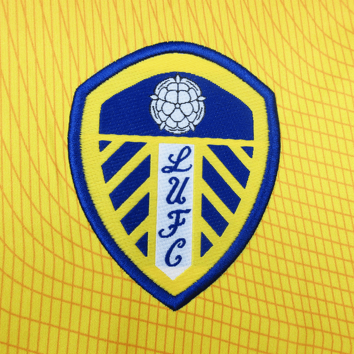 Leeds United Away 02/03 4