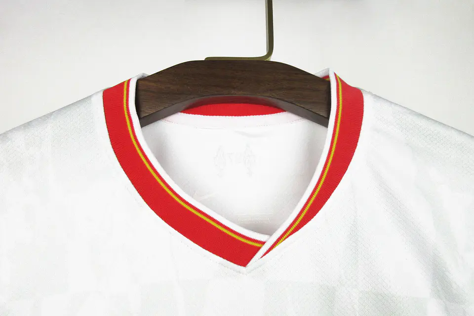 Liverpool Away 24/25 6