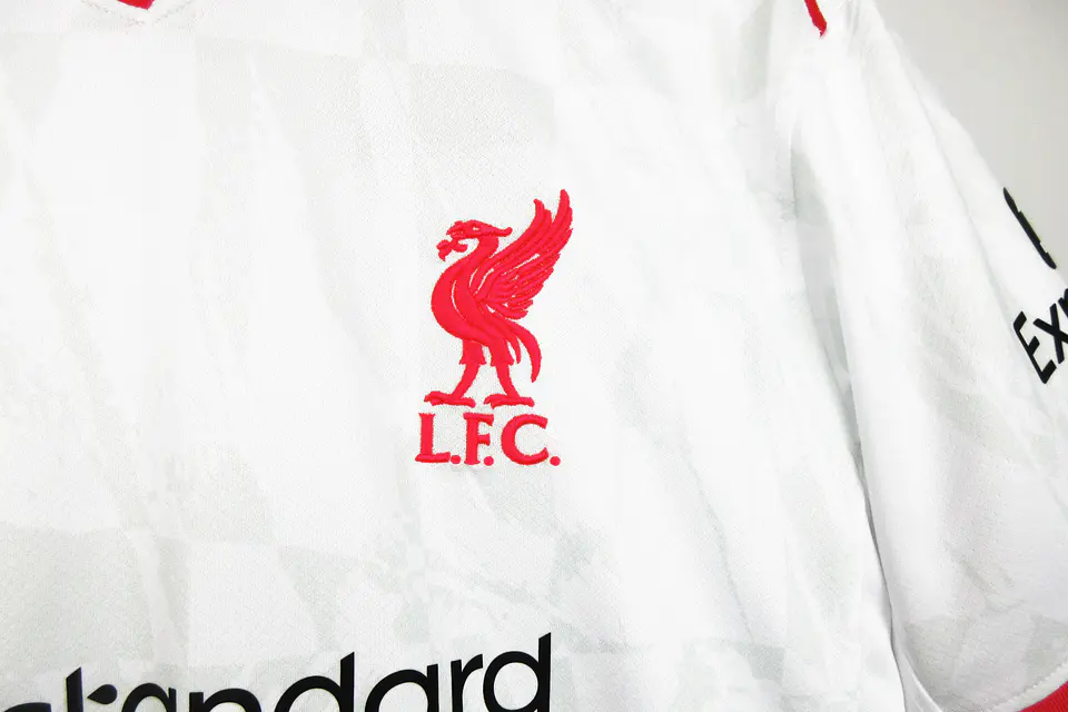 Liverpool Away 24/25 4