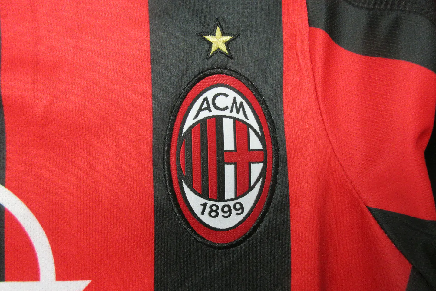 Milan Home 03/04 4