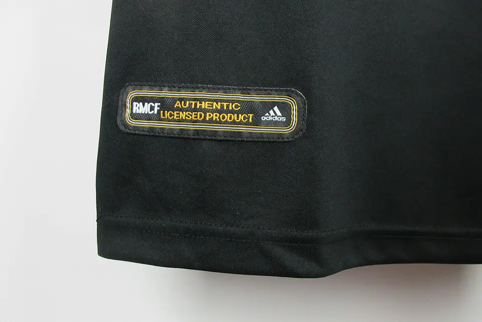 Real Madrid Away 01/02 7