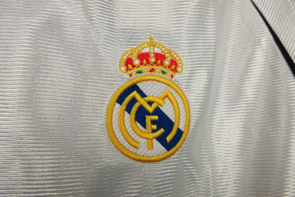 Real Madrid Home 98/00 6