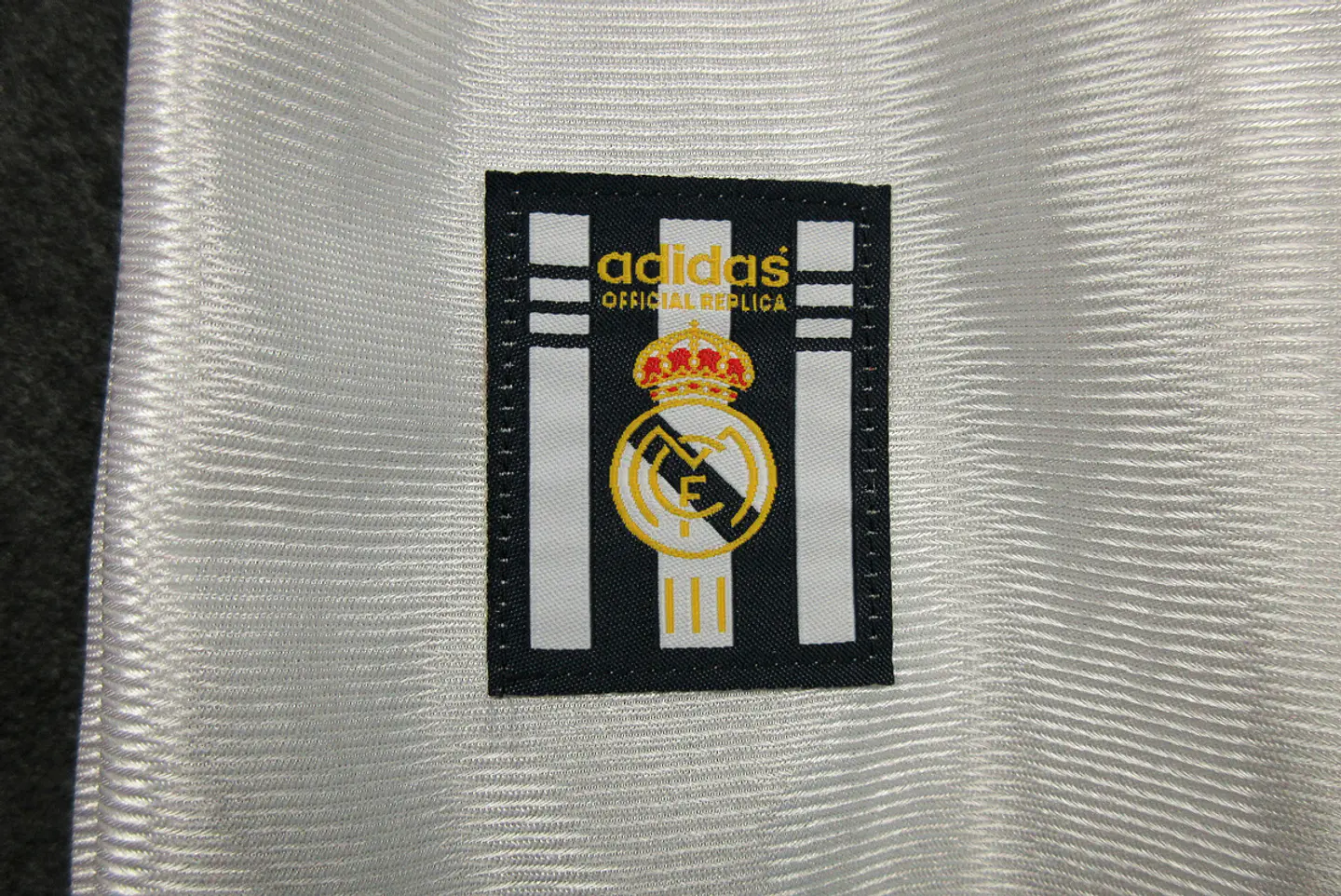 Real Madrid Home 98/00 8