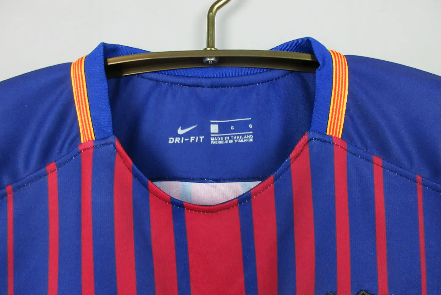 Barcelona Home 17/18 6