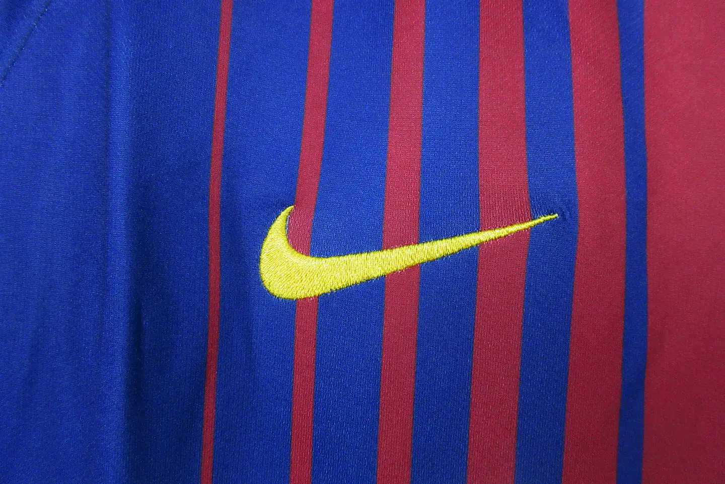 Barcelona Home 17/18 5