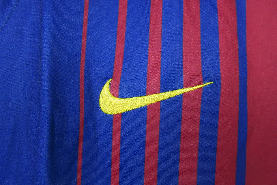 Barcelona Home 17/18 5