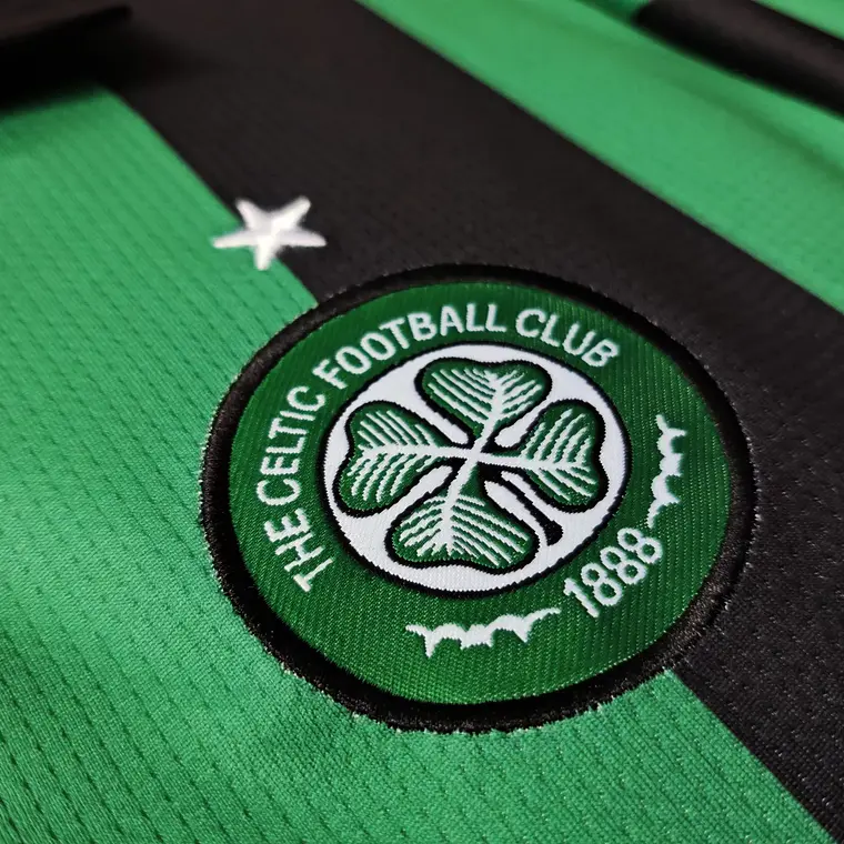 Celtic Away 06/07 5