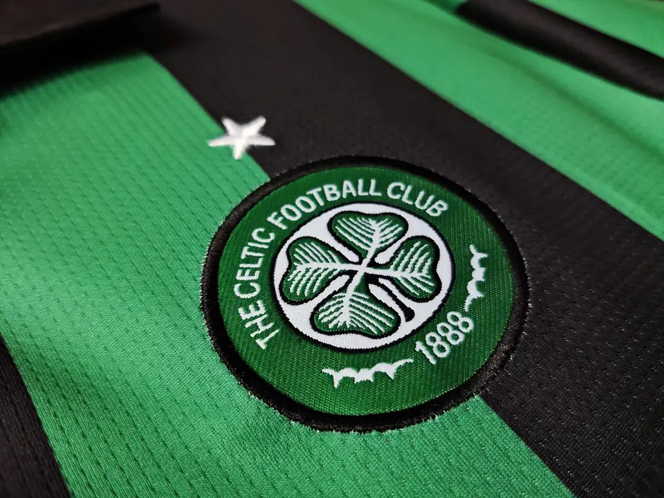 Celtic Away 06/07 5