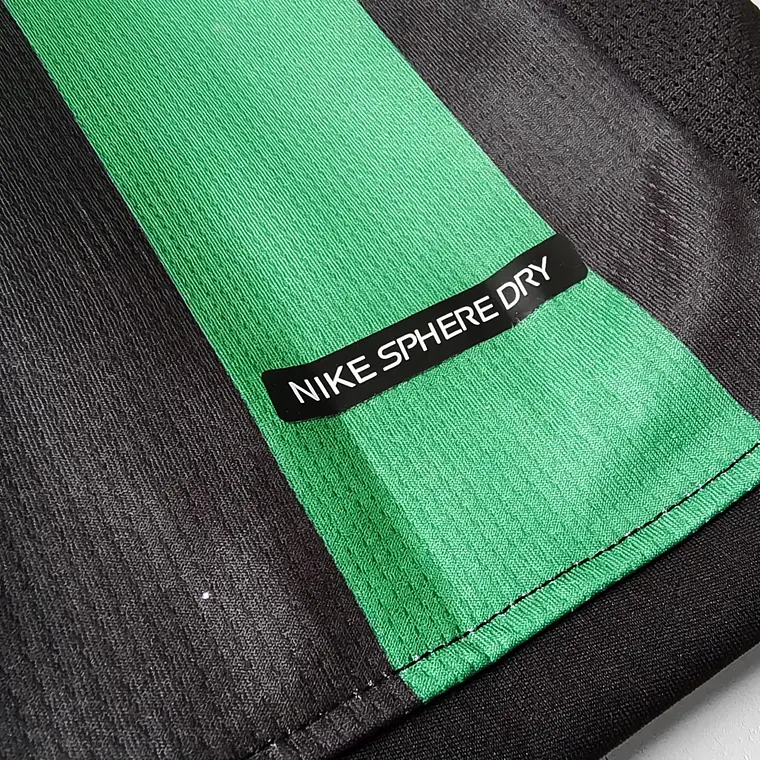 Celtic Away 06/07 10